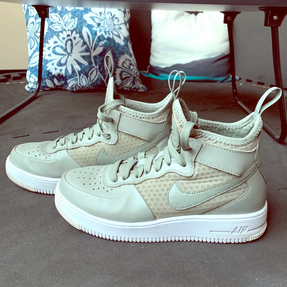 Nike Air Force 1 Ultra Force mid